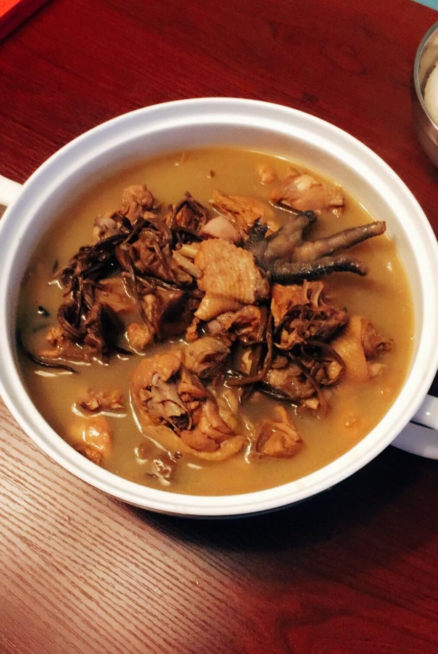 茶树菇宽粉炖鸡