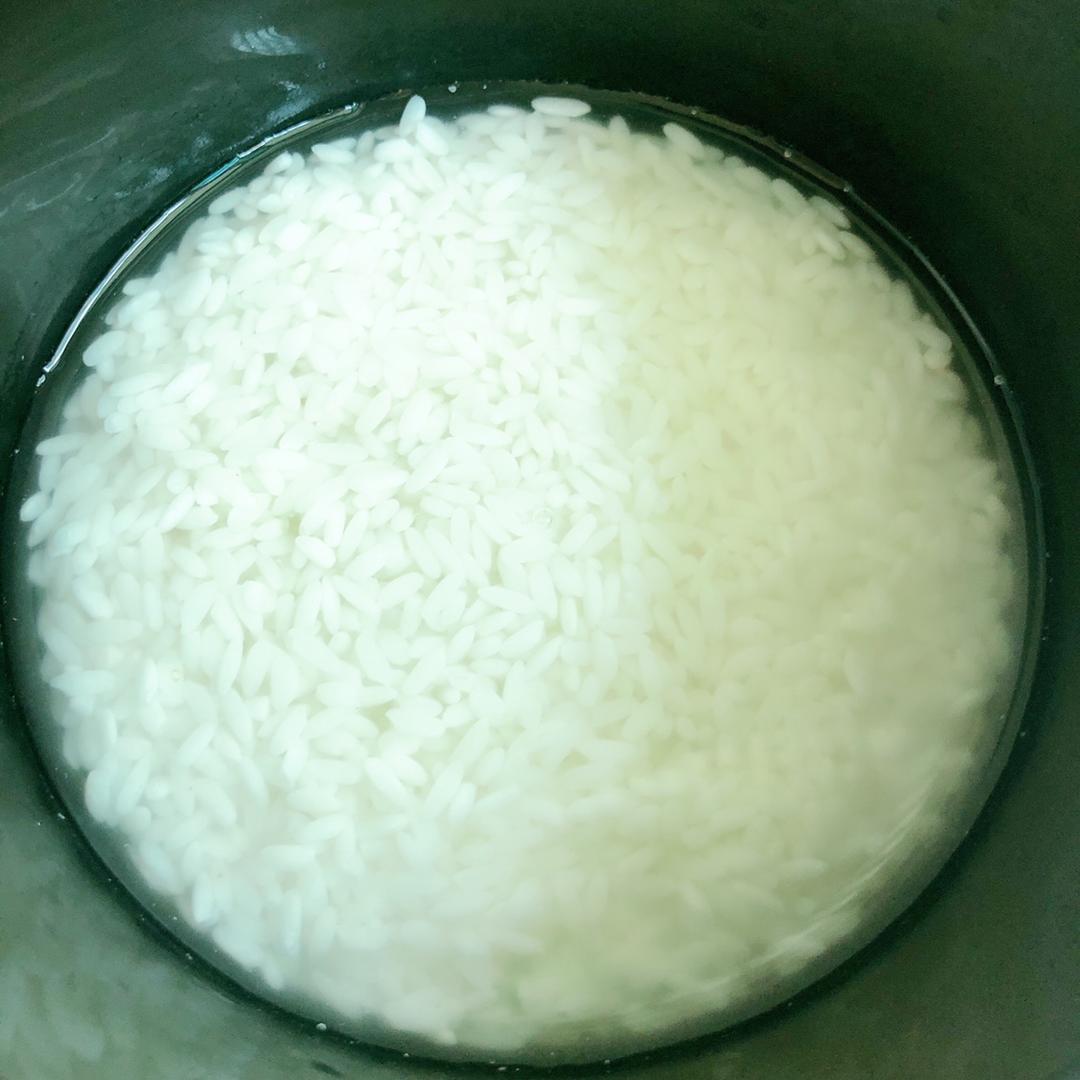 腊味煲仔饭的做法 步骤1