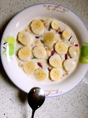 减肥营养餐之香蕉牛奶鸡蛋烤麦片的做法 步骤4