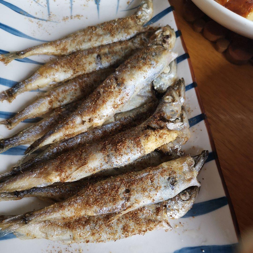 香煎椒盐多春鱼