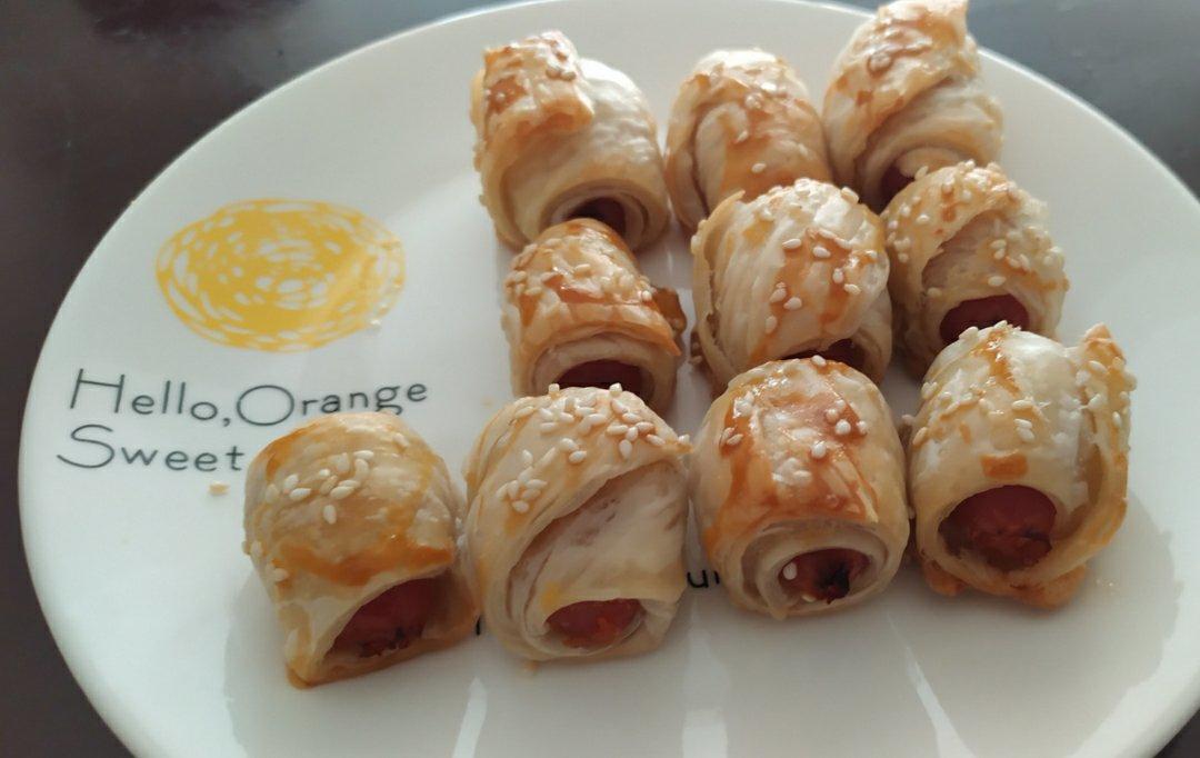 香肠酥皮卷：手抓饼皮还能这样吃，不用和面快速搞定早餐