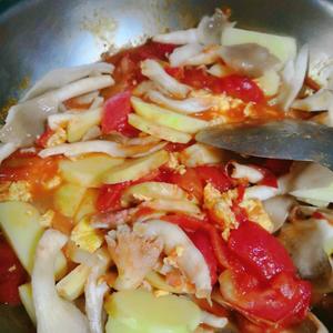 快手晚餐～番茄鸡蛋杂烩刀削面的做法 步骤4