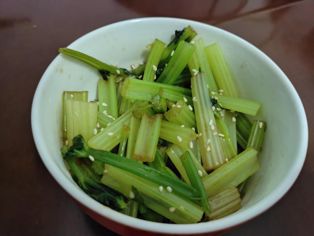 生病时唯一想吃的菜-凉拌芹菜