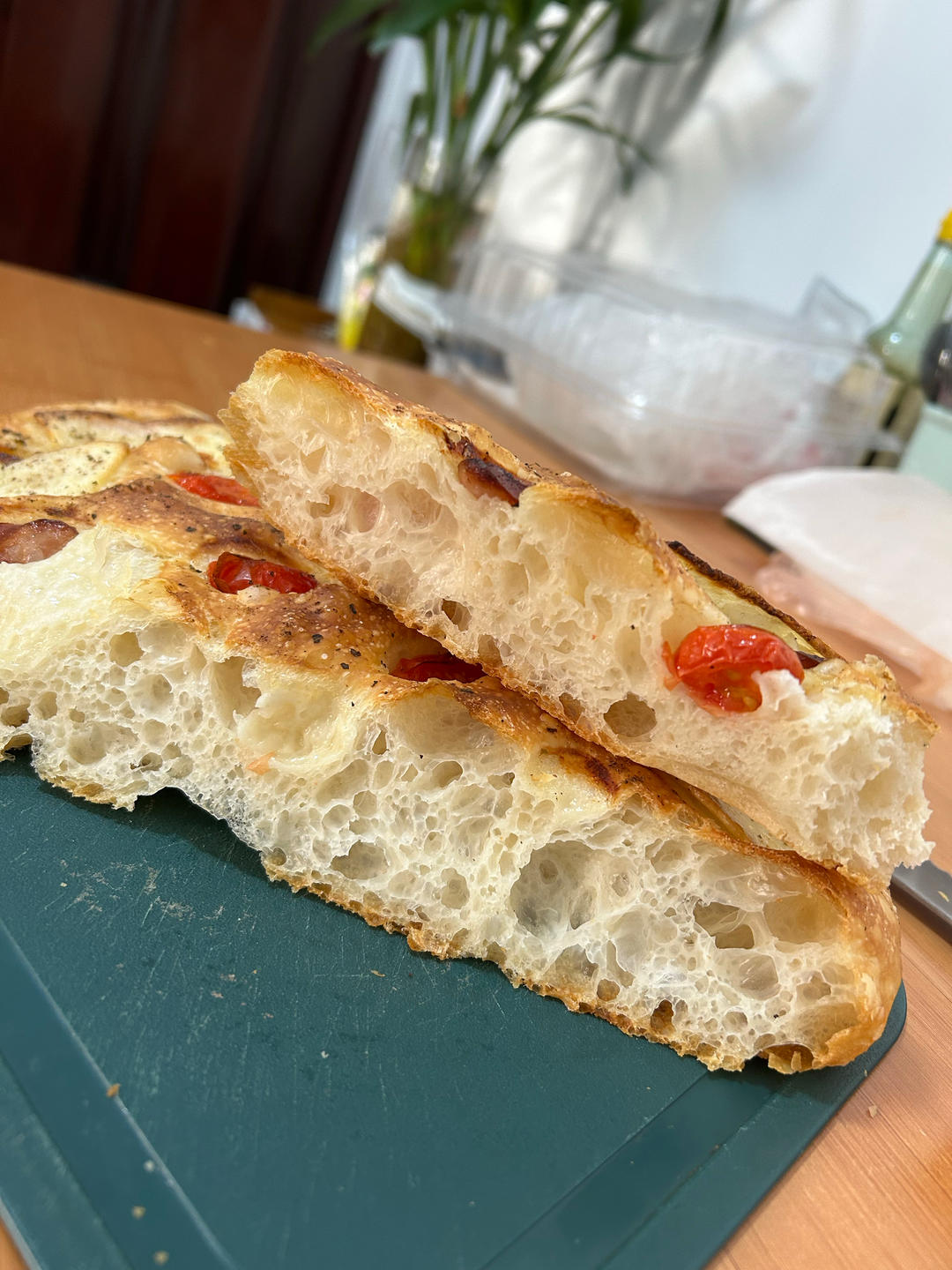 不需揉面的大孔蒜香佛卡夏