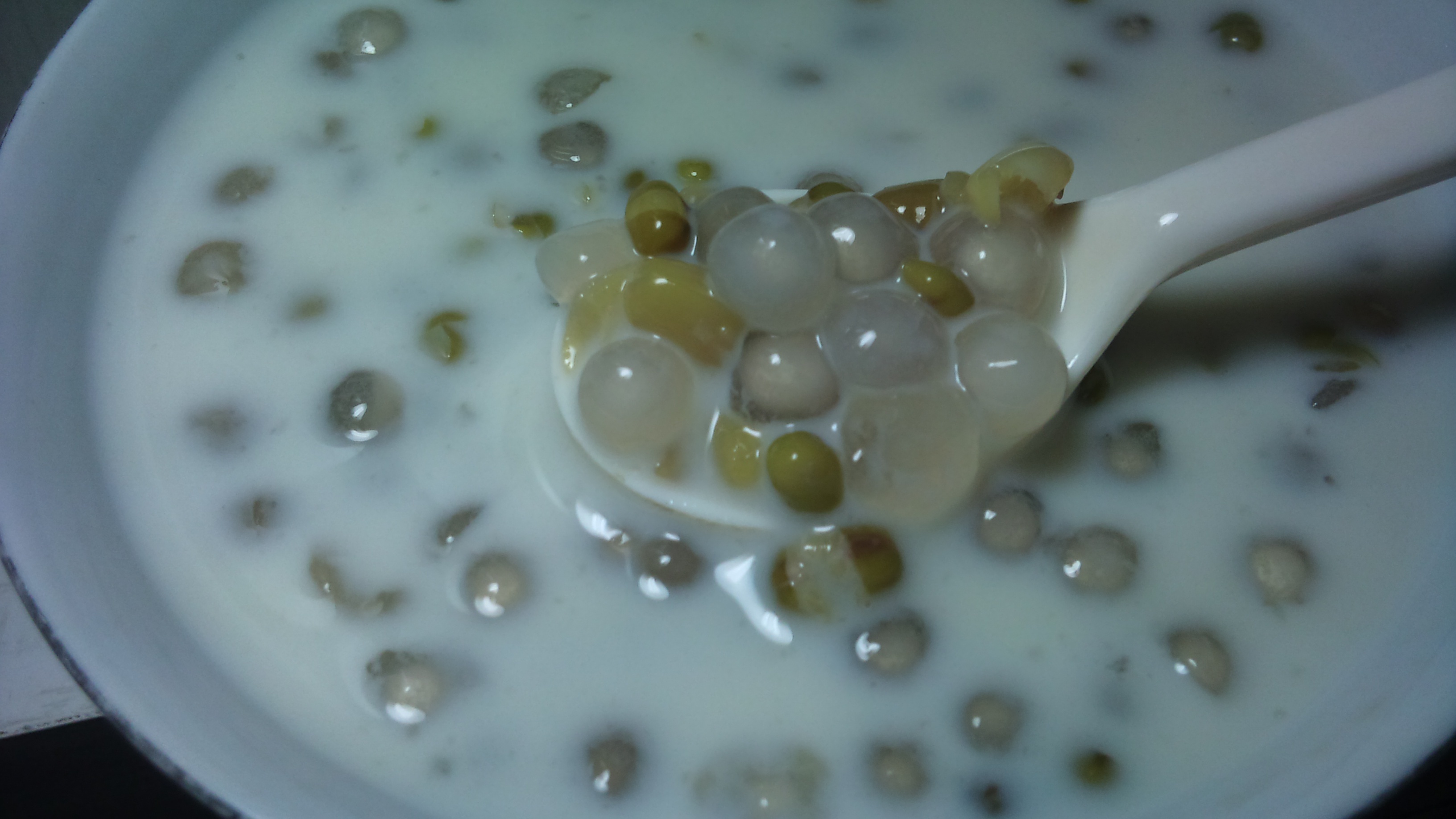 椰汁绿豆西米露配龟苓膏
