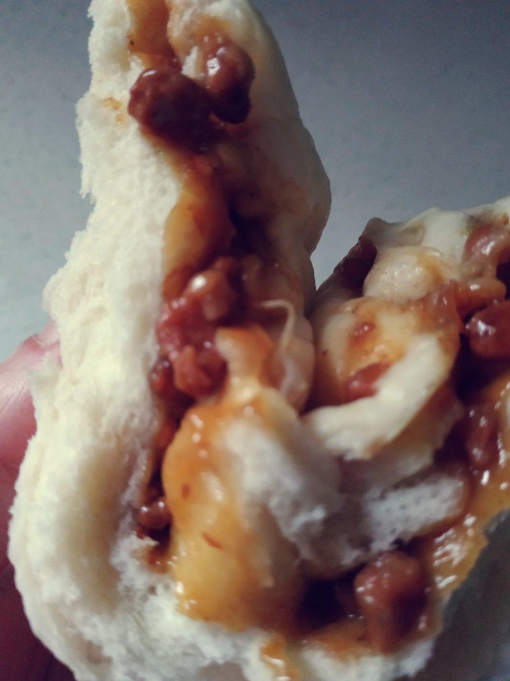 云朵般松软爆浆蜜汁叉烧包