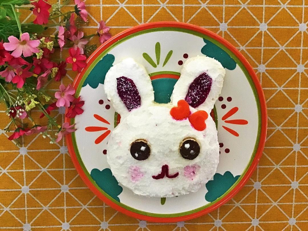 安之若素_素做的椰蓉小兔子奶油蛋糕