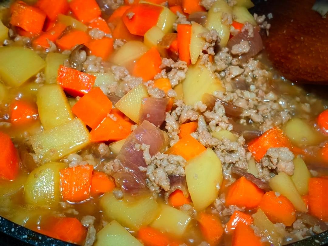 肉末土豆胡萝卜丁