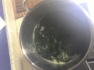 海藻味增汤面条的做法 步骤4