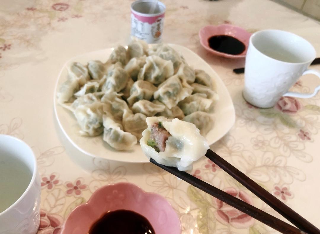 兔子一家的幸福欢宴