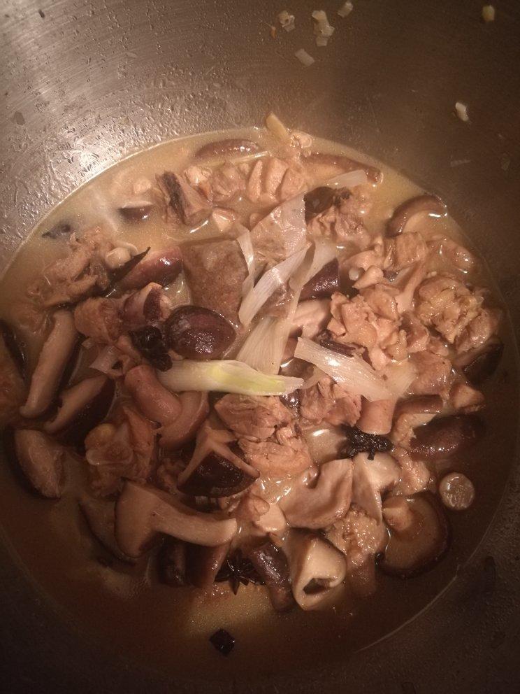 香菇炖鸡