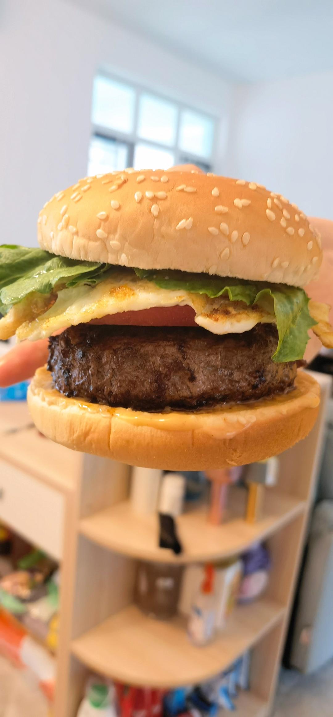 牛肉汉堡 煎出香嫩多汁的牛肉饼