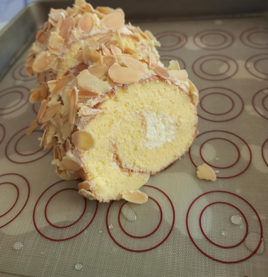 咸奶油杏仁蛋糕卷