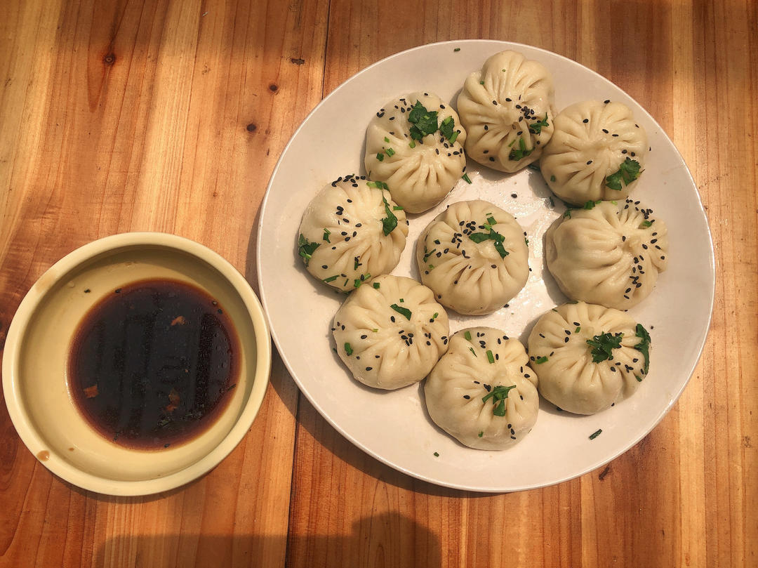 大肚饺子包法——后附视频  (胡萝卜牛肉馅儿)