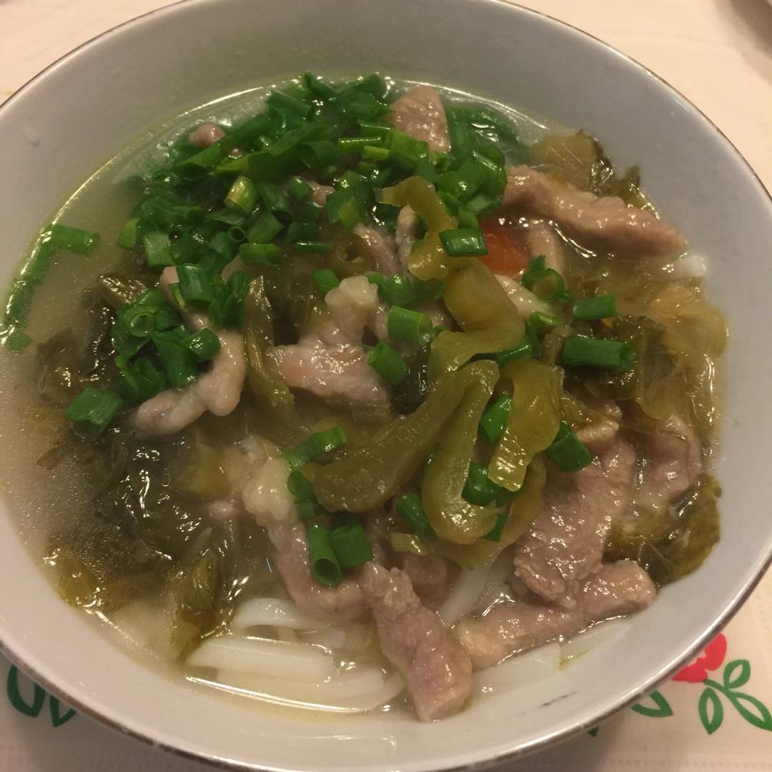 酸菜肉丝米粉
