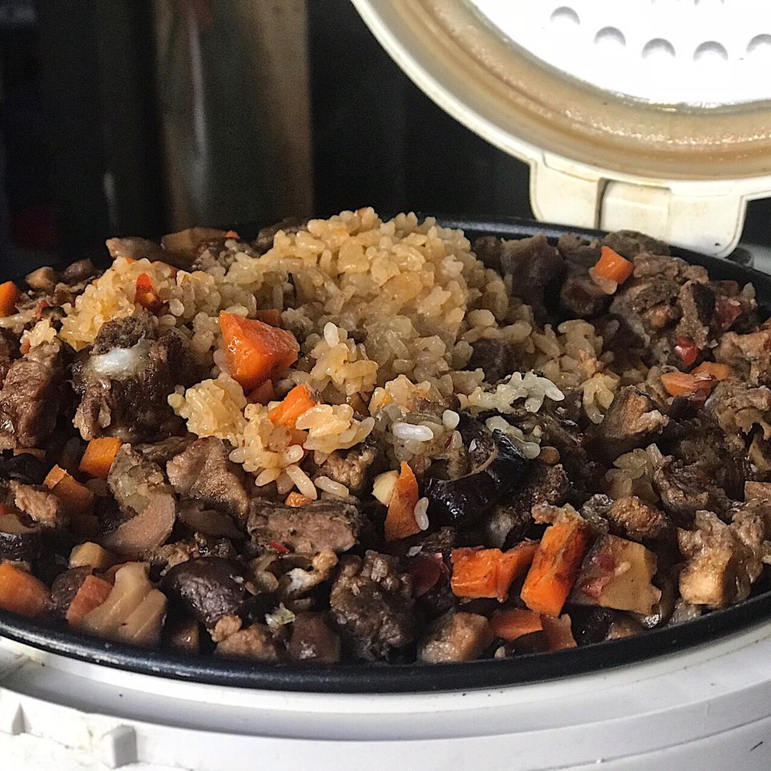 喷香排骨焖饭（爆好吃）