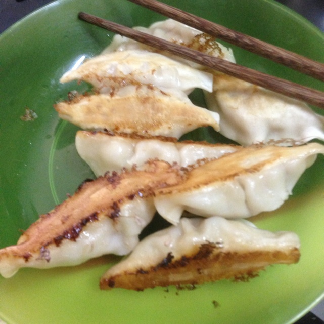 速冻水饺吃腻了吗~变锅贴吧(๑´ڡ`๑)
