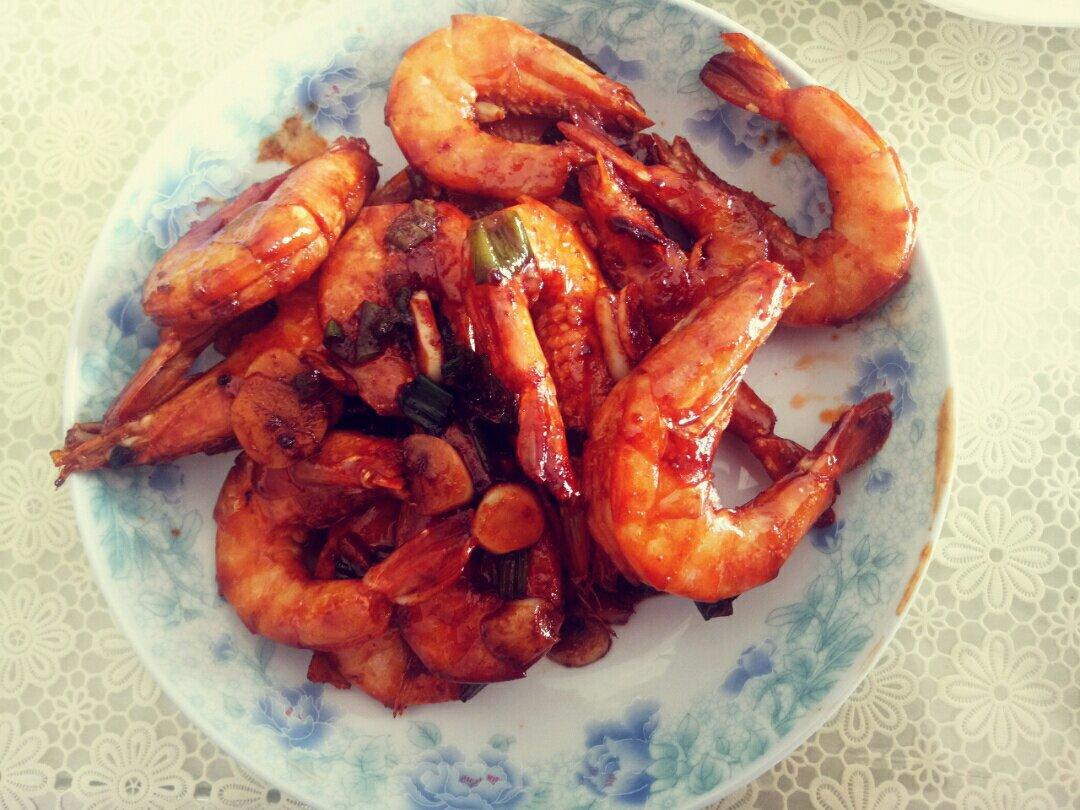 香到舔盘的油焖大虾（详解如何清理好一只虾）