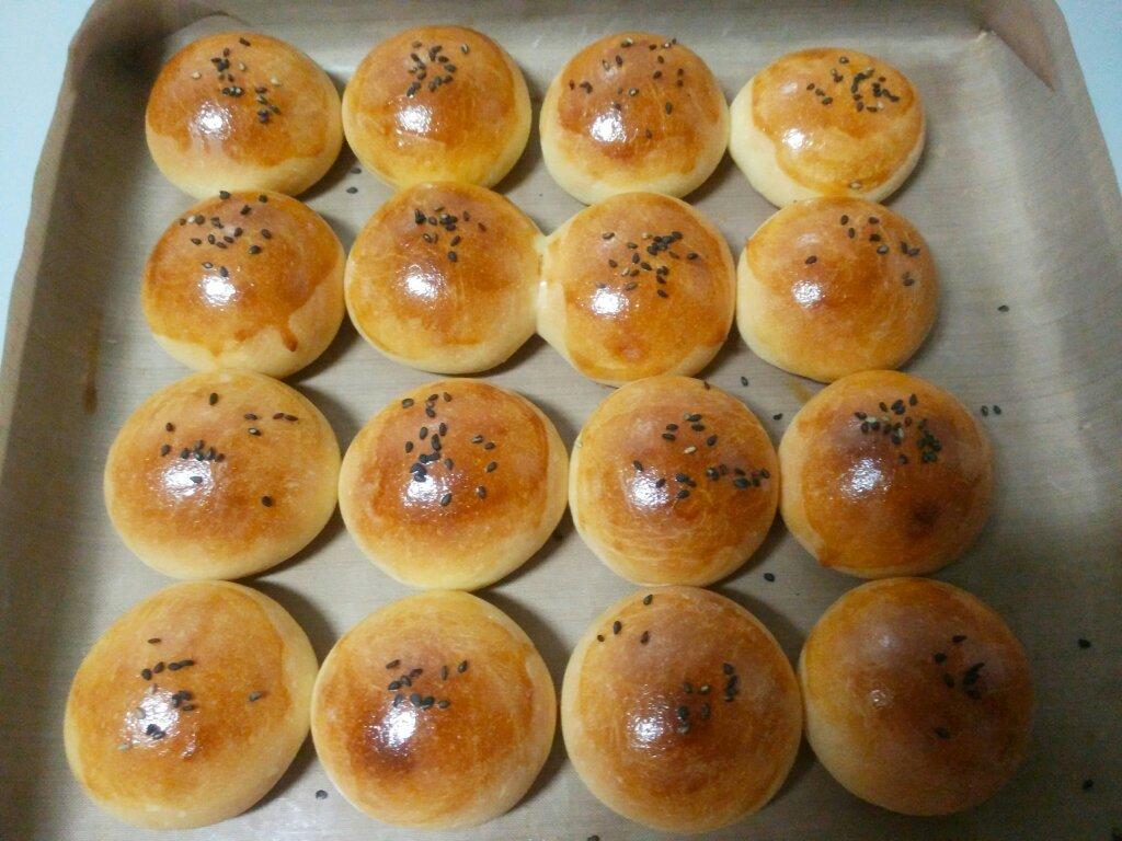 大人小孩都爱不释口的【蜂蜜牛奶小餐包】
