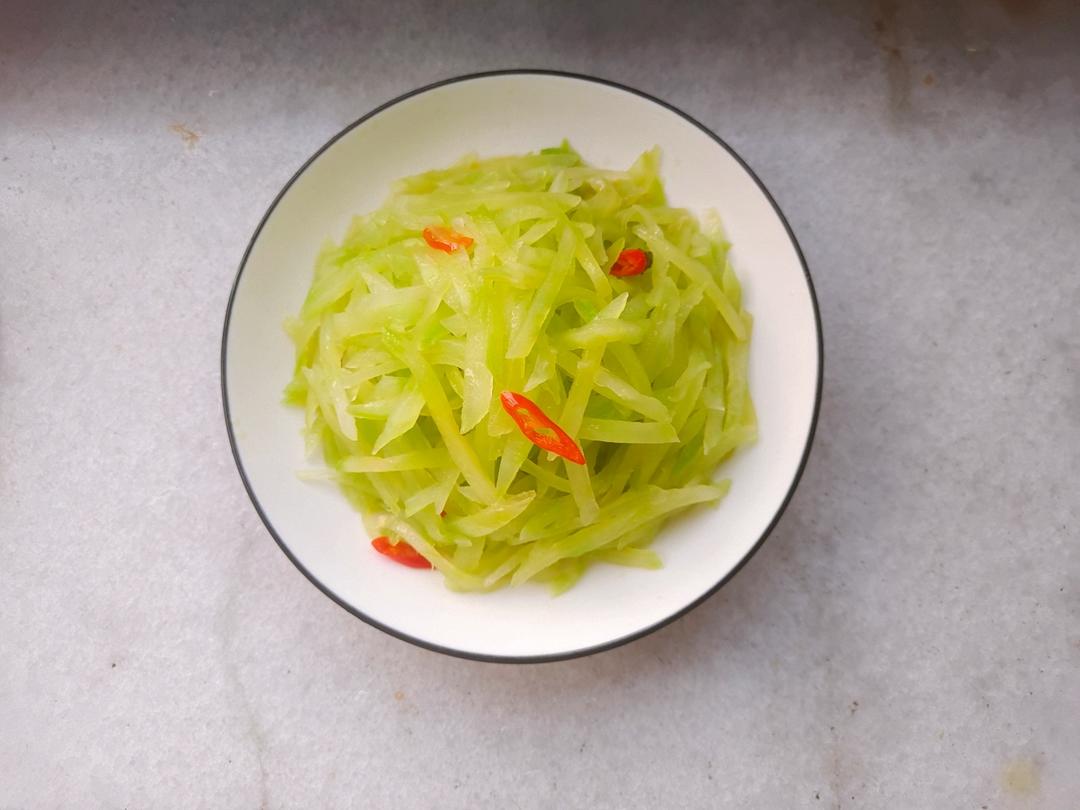 清炒莴笋丝
