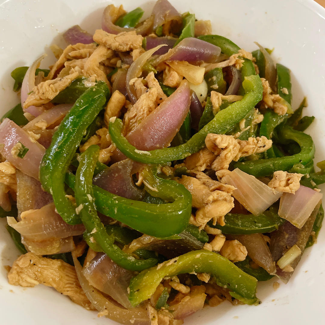 巨好吃的青椒炒鸡胸肉丝，超下饭