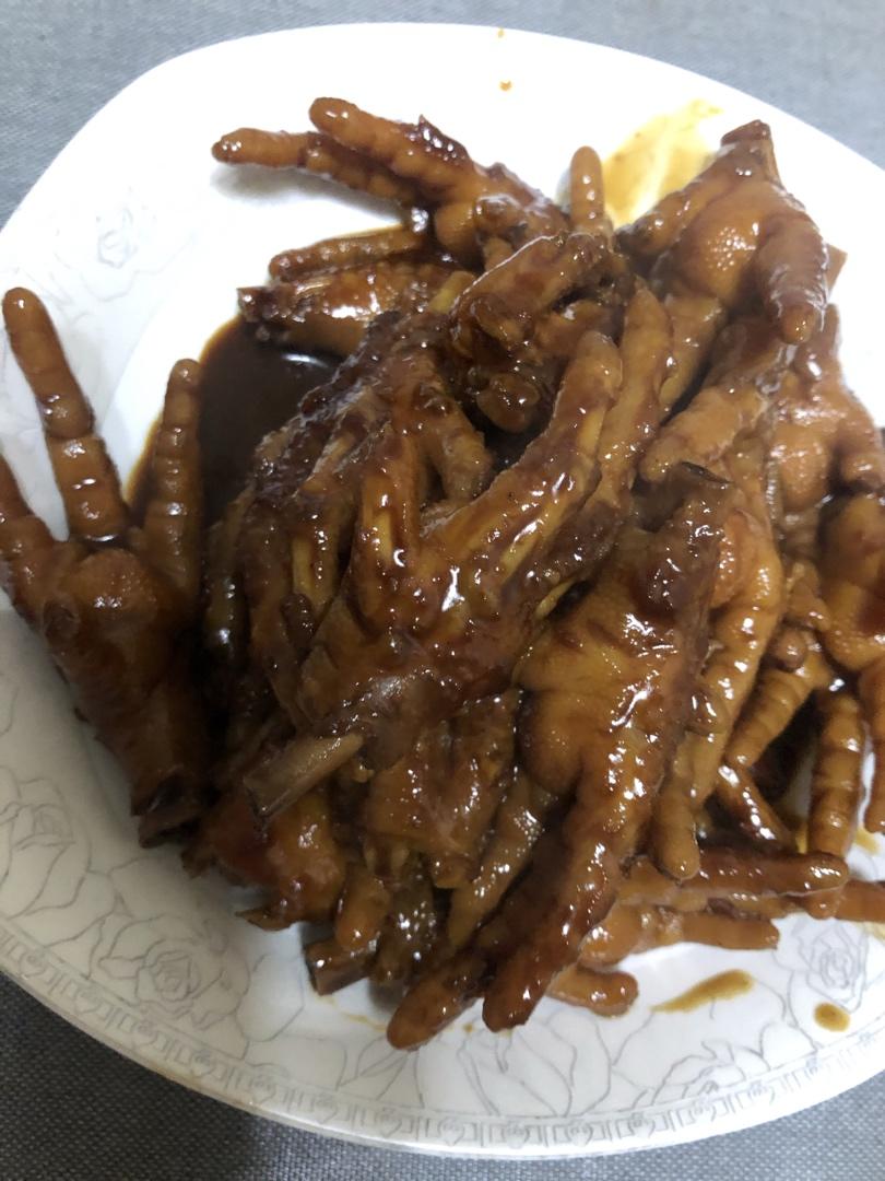 好吃到手指都吃掉的卤鸡爪