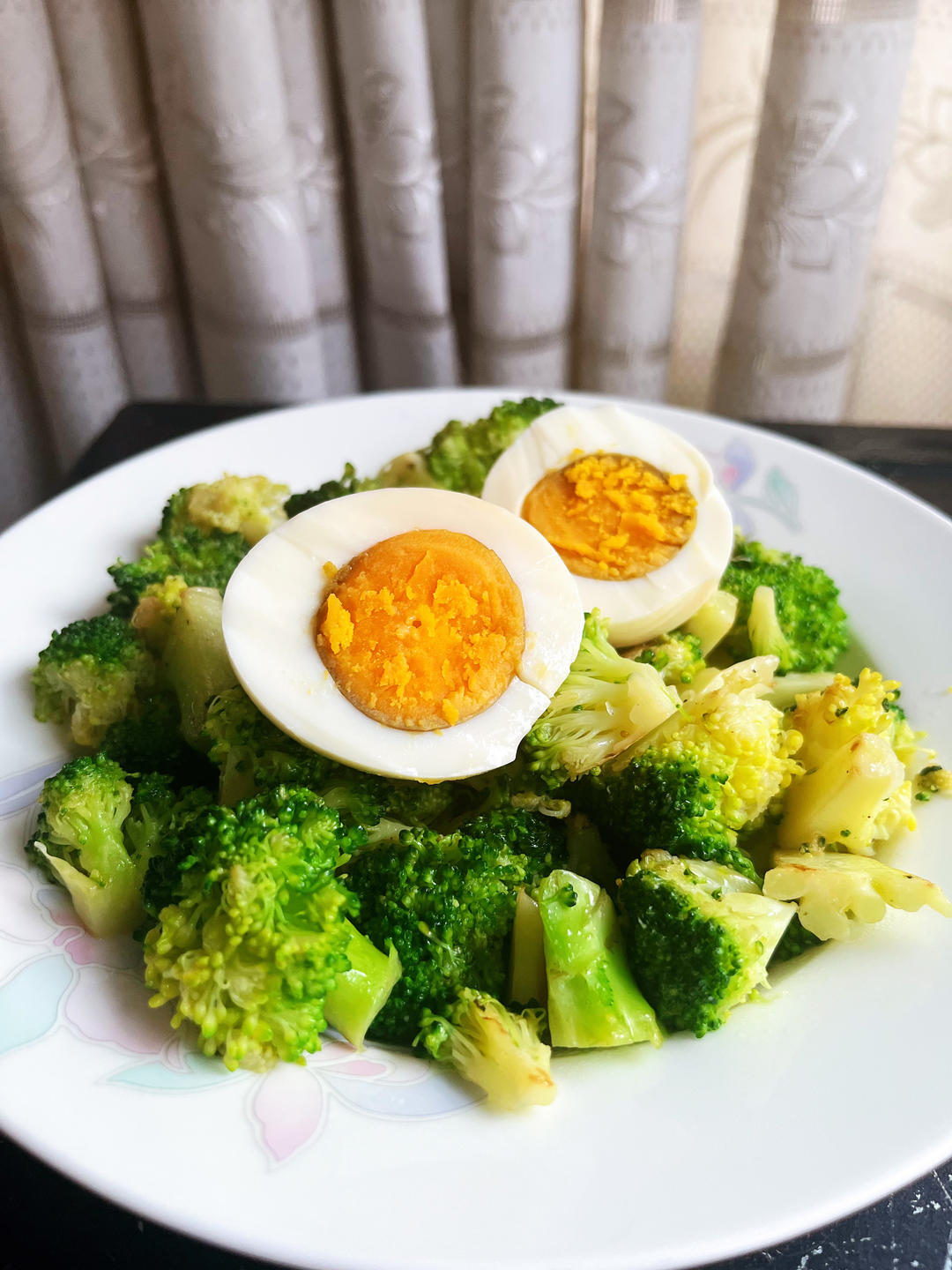 黄油炒西兰花的做法