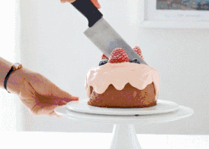 草莓夹心蜂蜜蛋糕（视频）的做法 步骤2