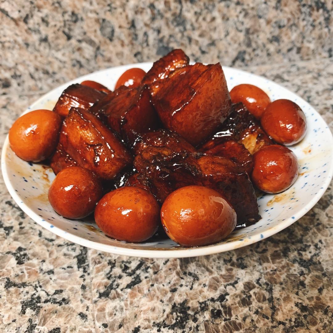 加了鹌鹑蛋后，这盘红烧肉，美味的逆天啦——鹌鹑蛋烧肉（孔瑶食谱）