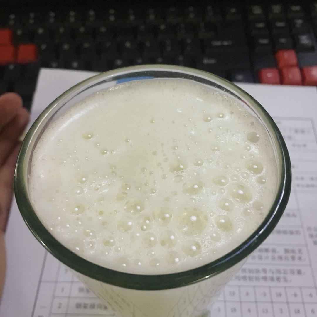 自制hey juice排毒果蔬汁。