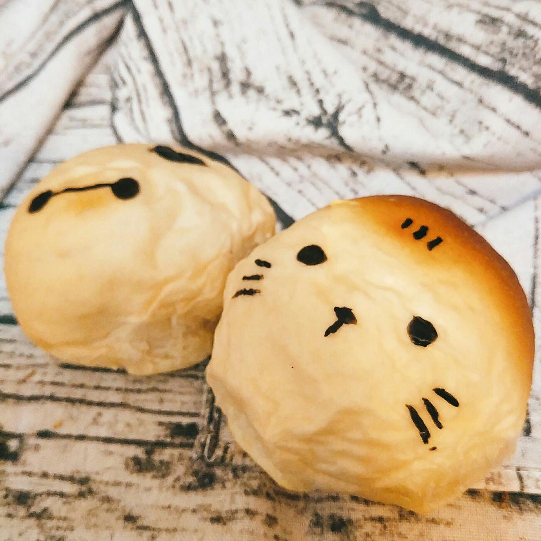 蹦跶的猪仙女儿做的大白枣泥面包