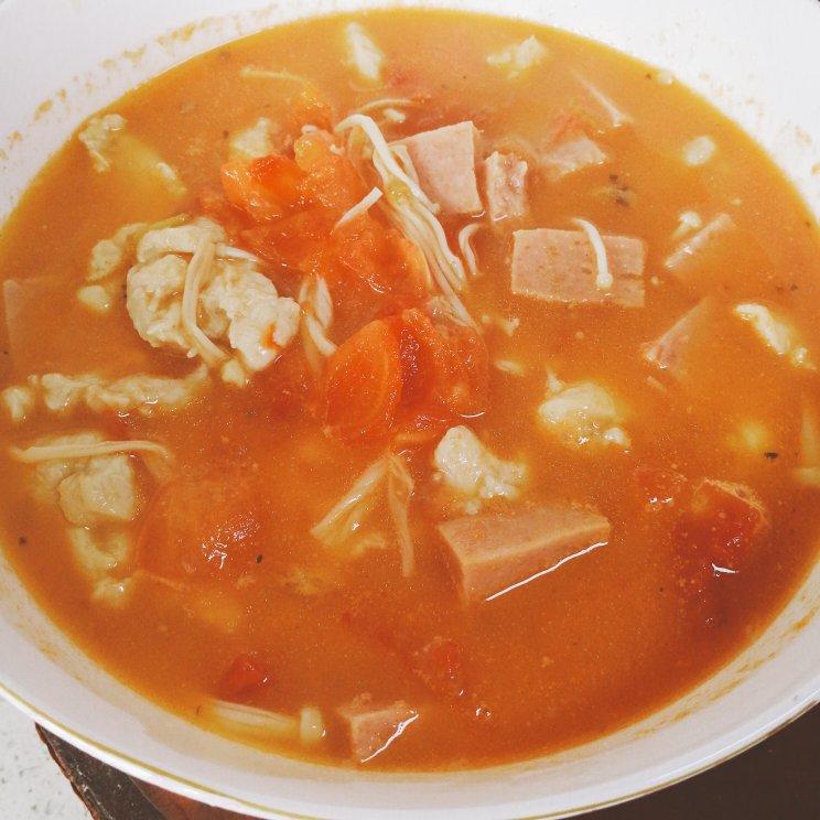 金针菇肥牛番茄锅