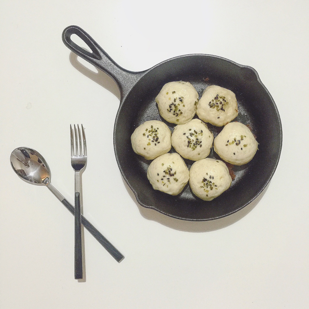 芝麻香葱虾仁生煎包