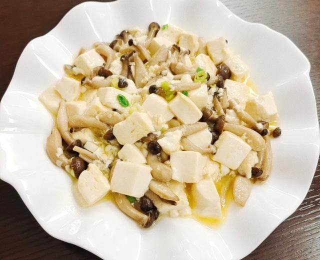 蟹味菇（海鲜菇）炖豆腐
