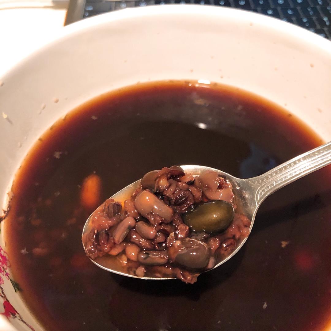 黑米黑豆粥