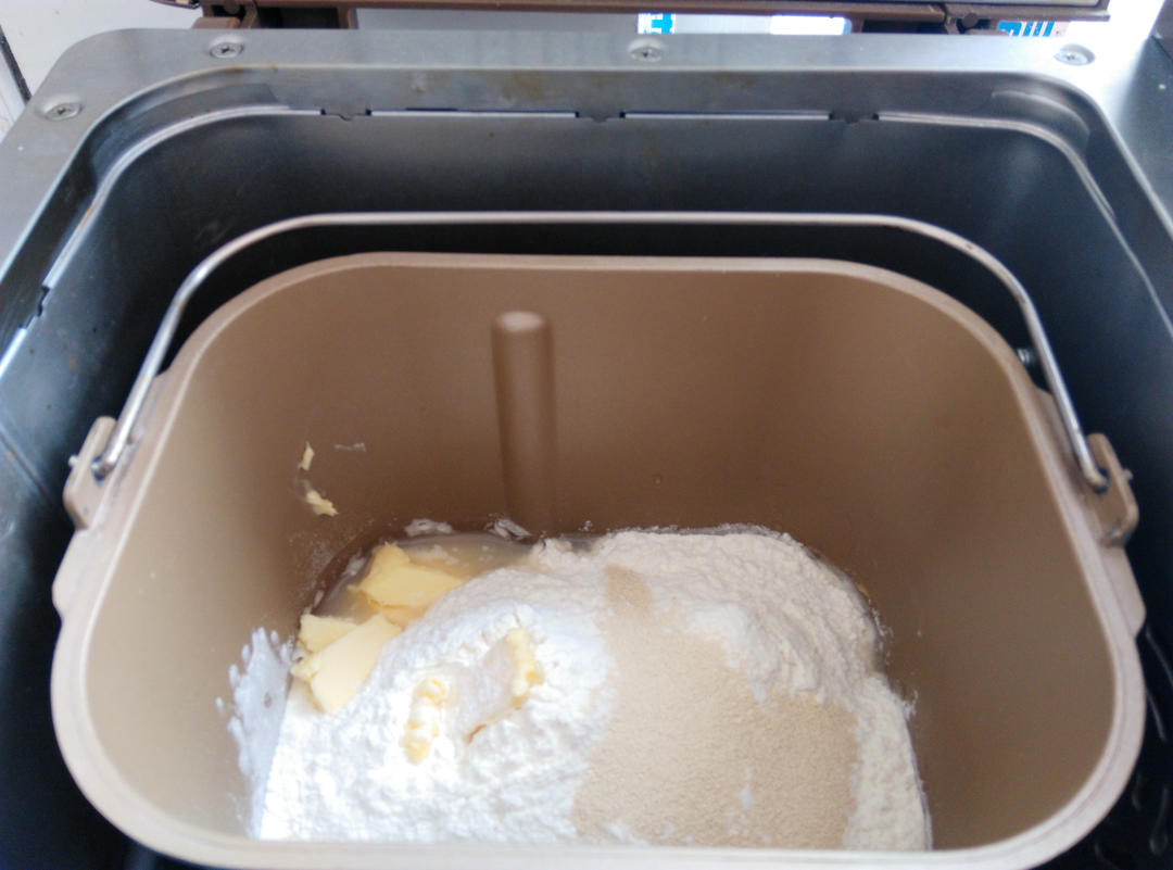 纯奶手撕吐司的做法 步骤1