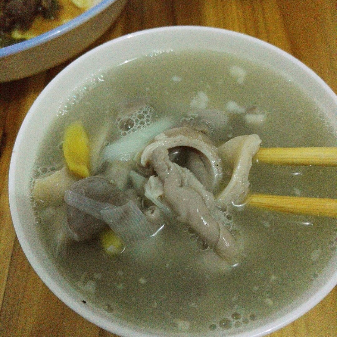 暖胃猪肚汤