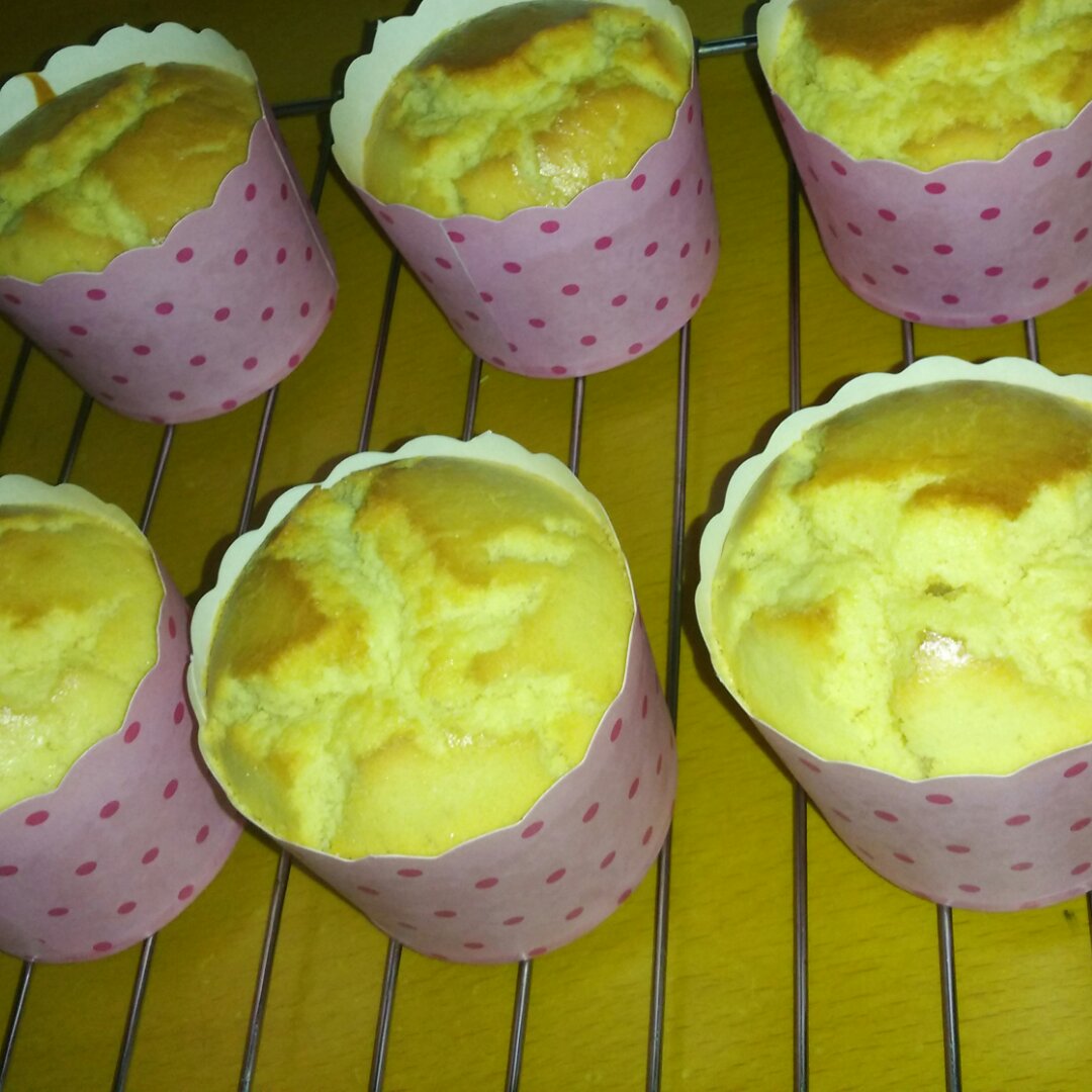 不会回缩的纸杯蛋糕