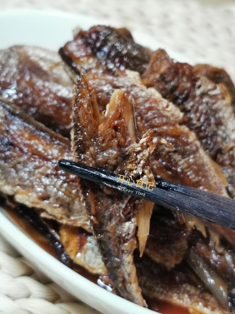 补钙佳品~连刺都能吃的酥焖小黄鱼的做法 步骤7