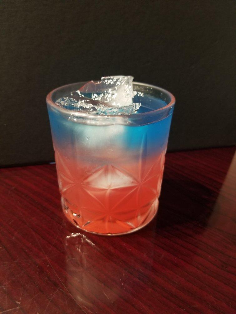 玛格丽特鸡尾酒 酒杯里的冰火星河