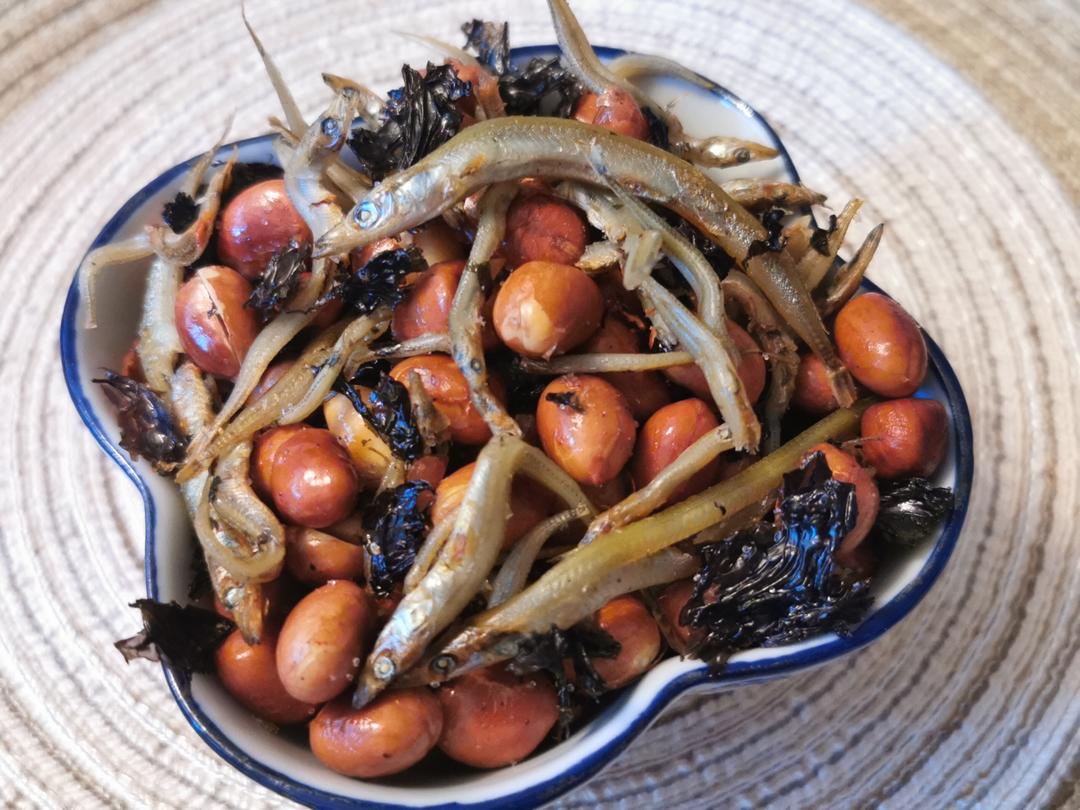 下酒菜小鱼花生的做法