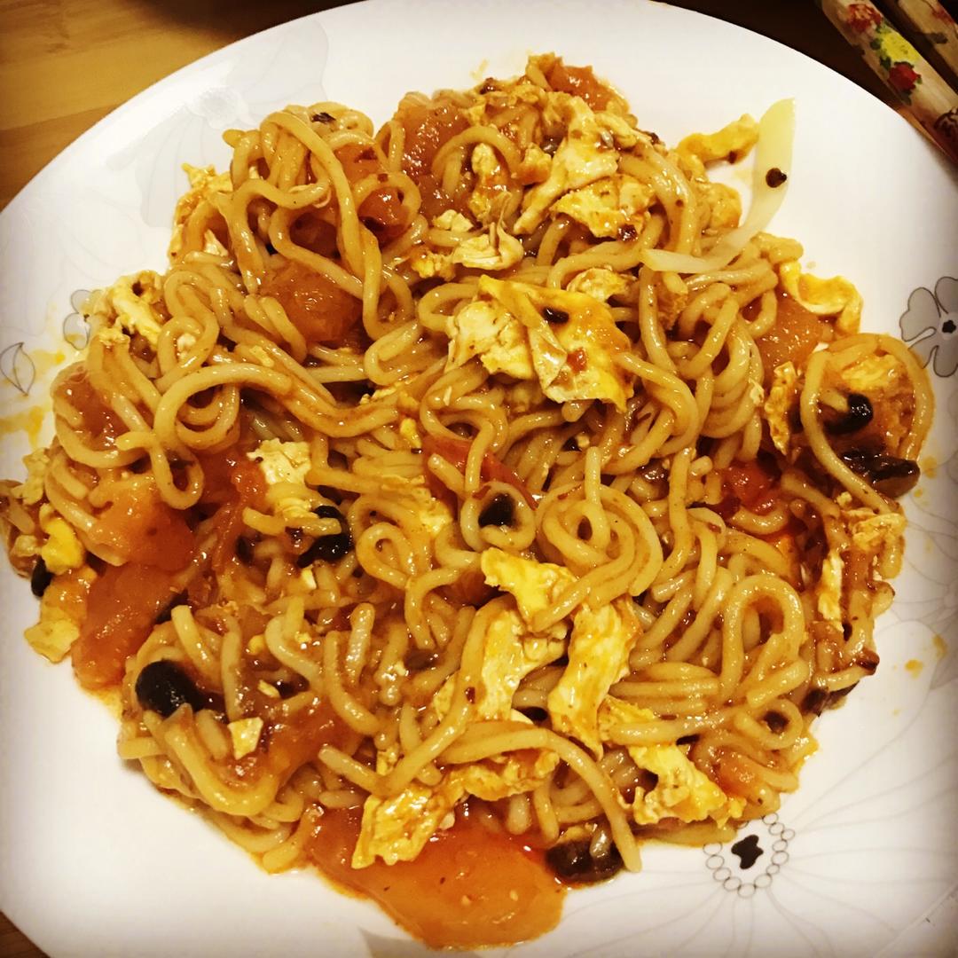 carrie田甜恬做的老干妈炒面