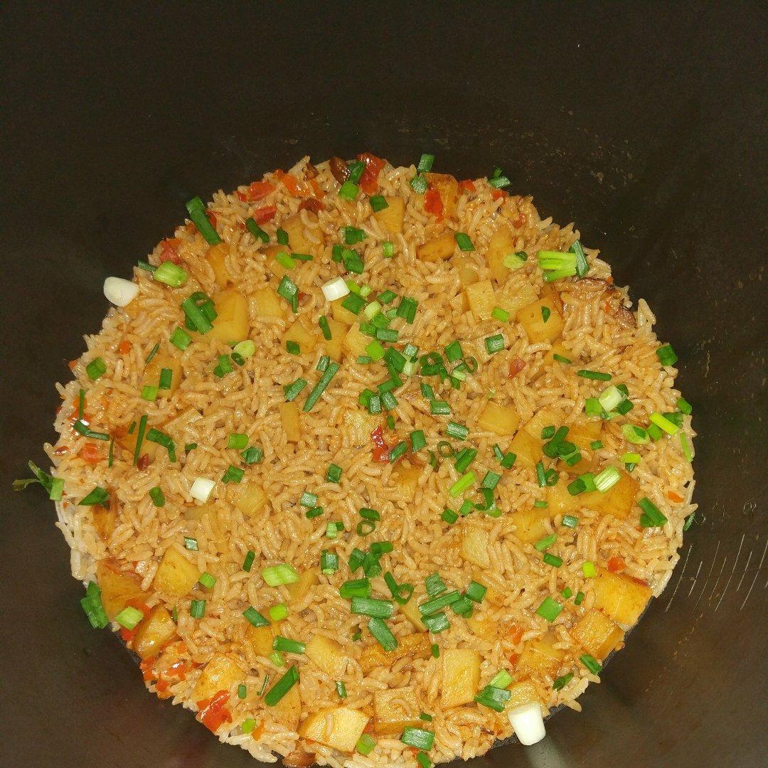 土豆焖饭（电饭锅版）