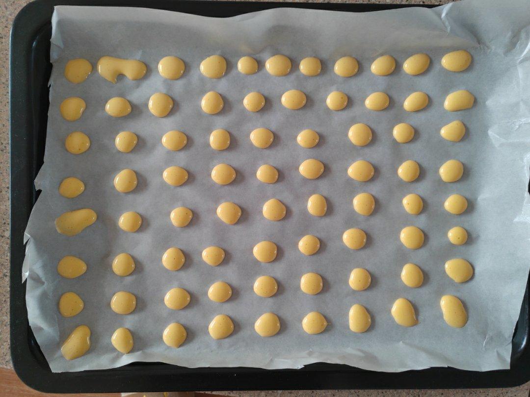 入口即化的无添加蛋黄溶豆