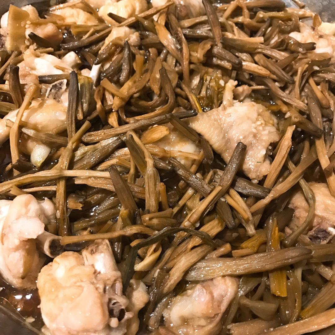 黄花菜蒸鸡
