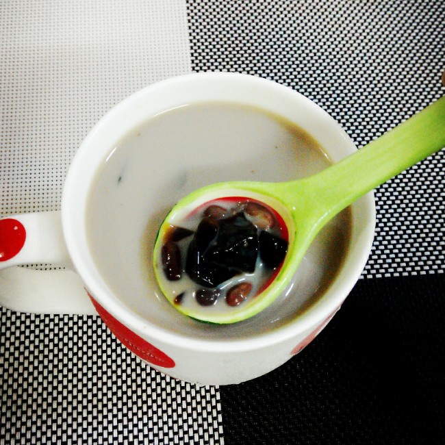 红豆牛奶龟苓膏