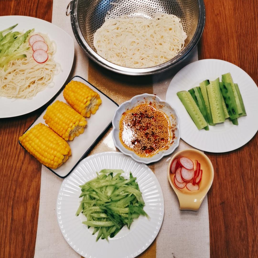 十分钟做好一盘开胃凉拌面～太好吃啦