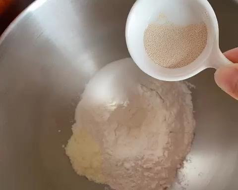 纯奶手撕吐司的做法 步骤1