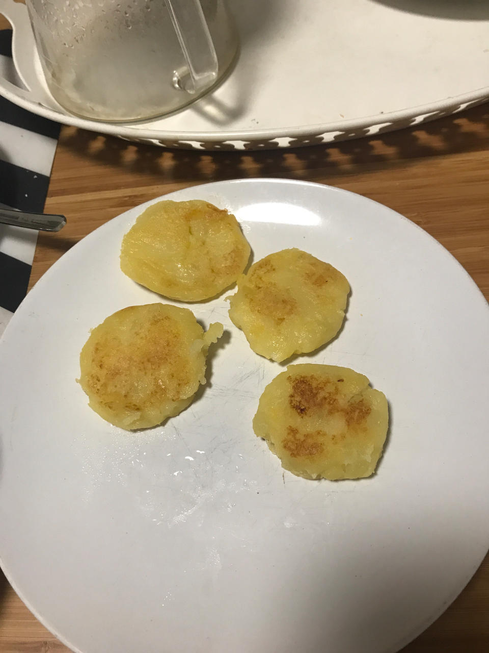 这才是土豆最好吃的做法，不加水不加鸡蛋，外脆里糯，上桌就抢光