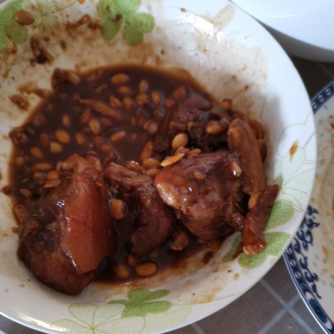 流口水的黄豆炖猪蹄     （参考黄小厨版本）
